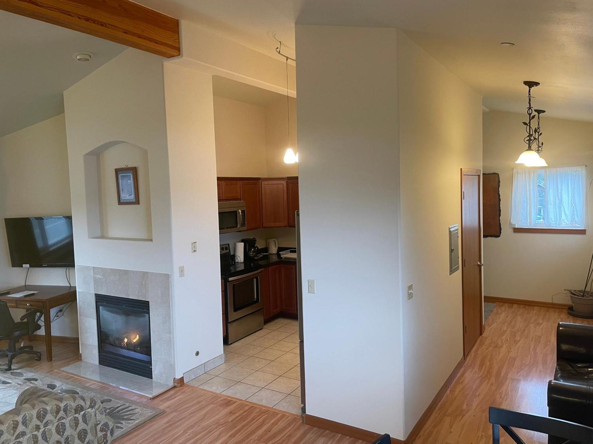 Oceanfront Allyn Apartment ภายนอก รูปภาพ