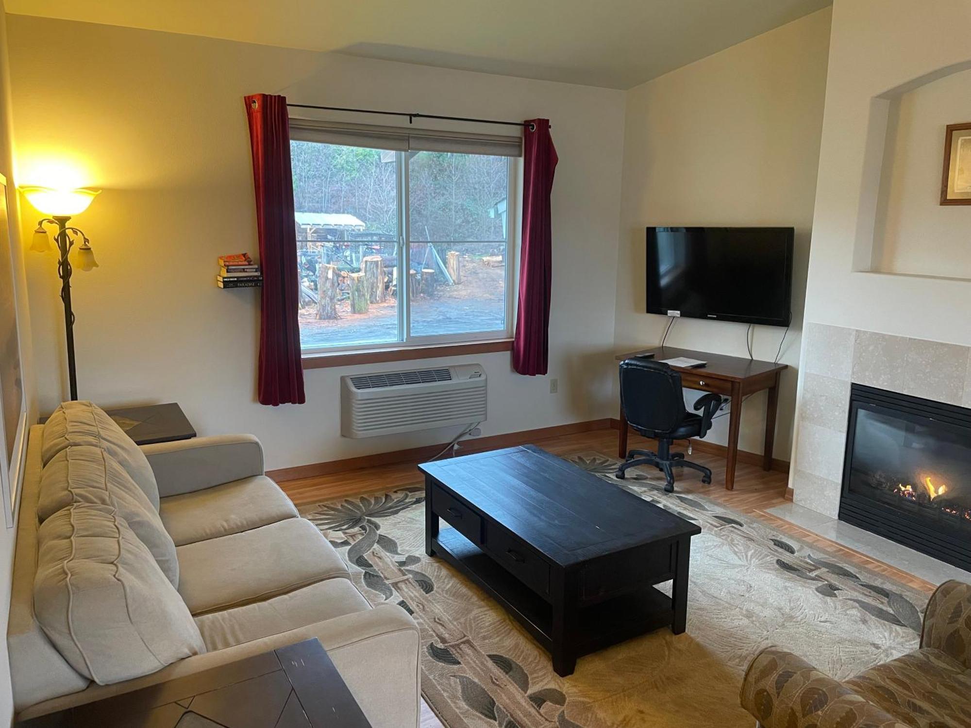 Oceanfront Allyn Apartment ภายนอก รูปภาพ